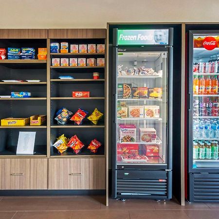 Comfort Inn & Suites Fort Lauderdale West Turnpike Lauderdale Lakes Экстерьер фото