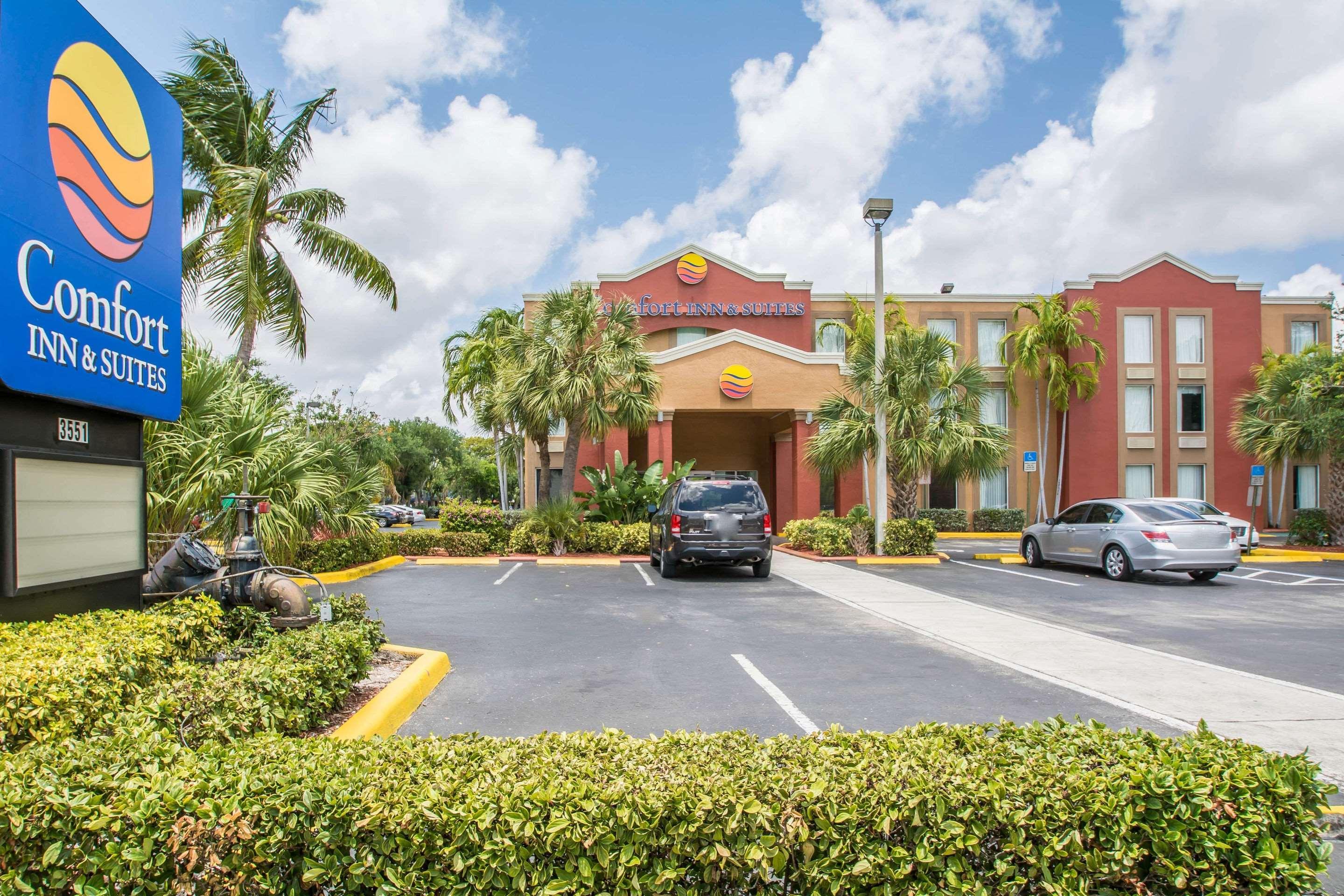 Comfort Inn & Suites Fort Lauderdale West Turnpike Lauderdale Lakes Экстерьер фото