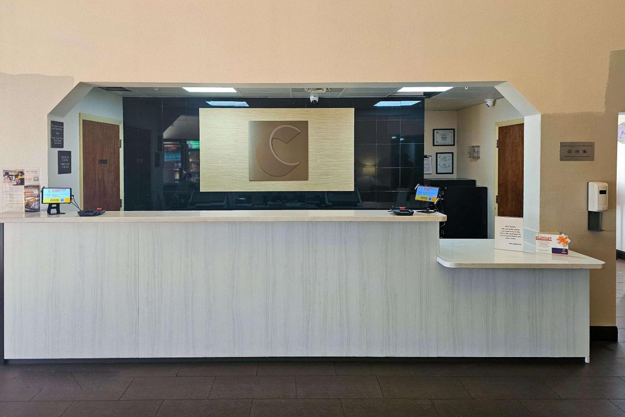 Comfort Inn & Suites Fort Lauderdale West Turnpike Lauderdale Lakes Экстерьер фото